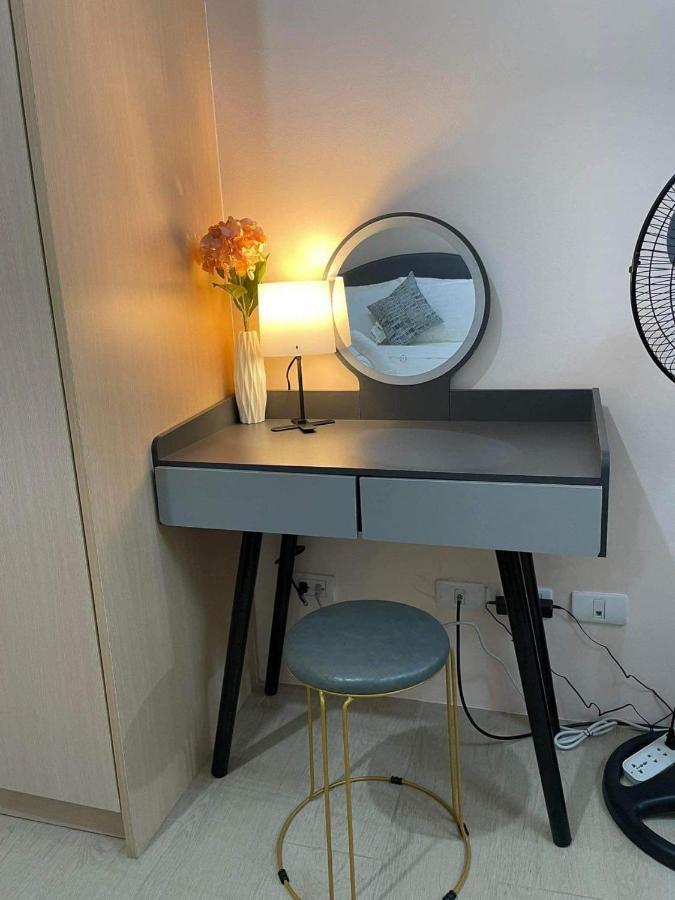 Studio Condo Building 81 Newport Boulevard Манила Экстерьер фото