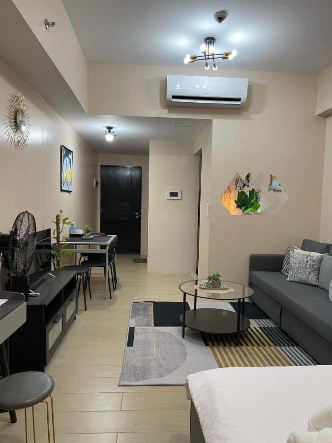 Studio Condo Building 81 Newport Boulevard Манила Экстерьер фото