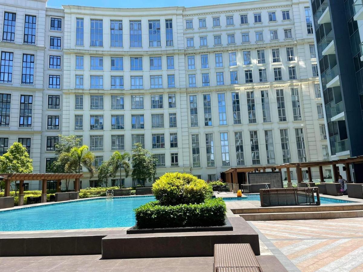 Studio Condo Building 81 Newport Boulevard Манила Экстерьер фото