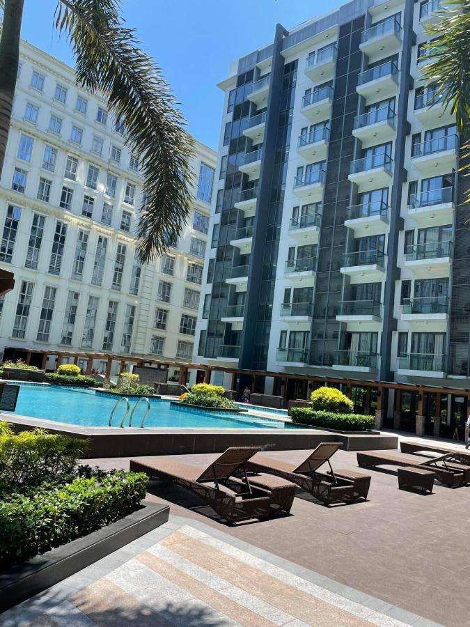 Studio Condo Building 81 Newport Boulevard Манила Экстерьер фото